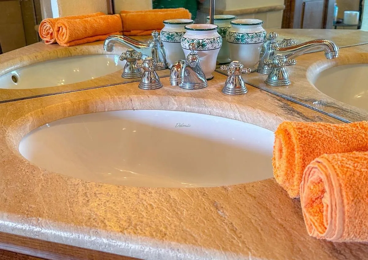 Holiday home Country Charm & Jacuzzi Villa Camporsevoli