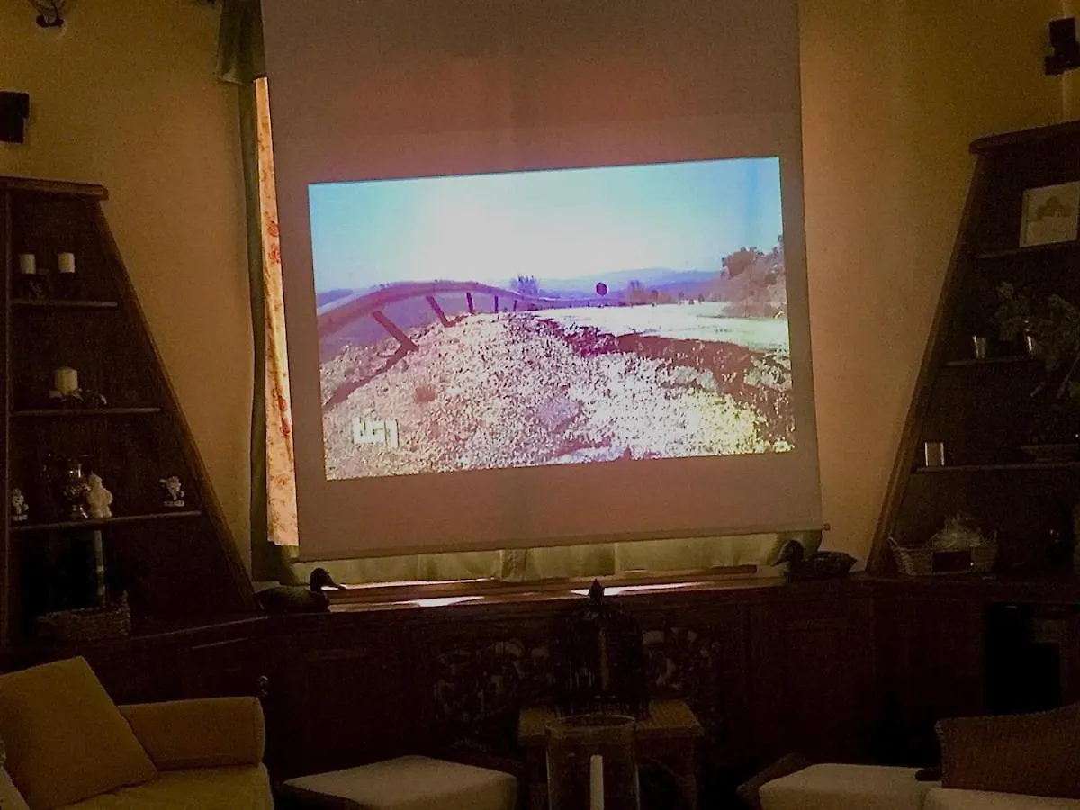 Country Charm & Jacuzzi Villa Camporsevoli