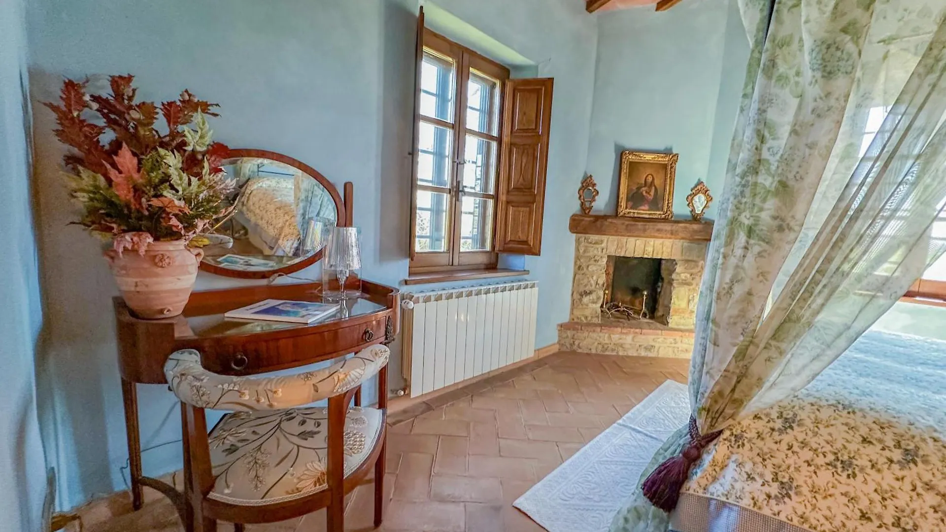Country Charm & Jacuzzi Villa Camporsevoli Italy