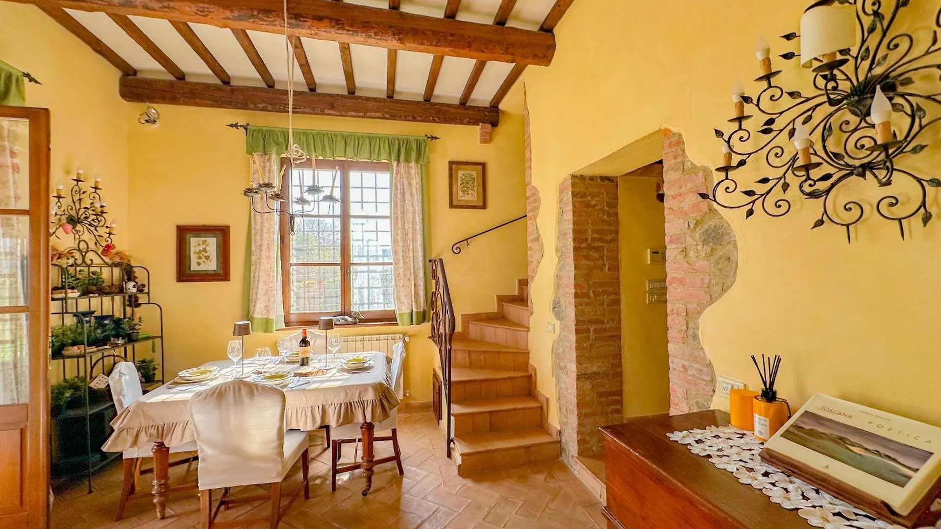 Country Charm & Jacuzzi Villa Camporsevoli 0*,  Italy