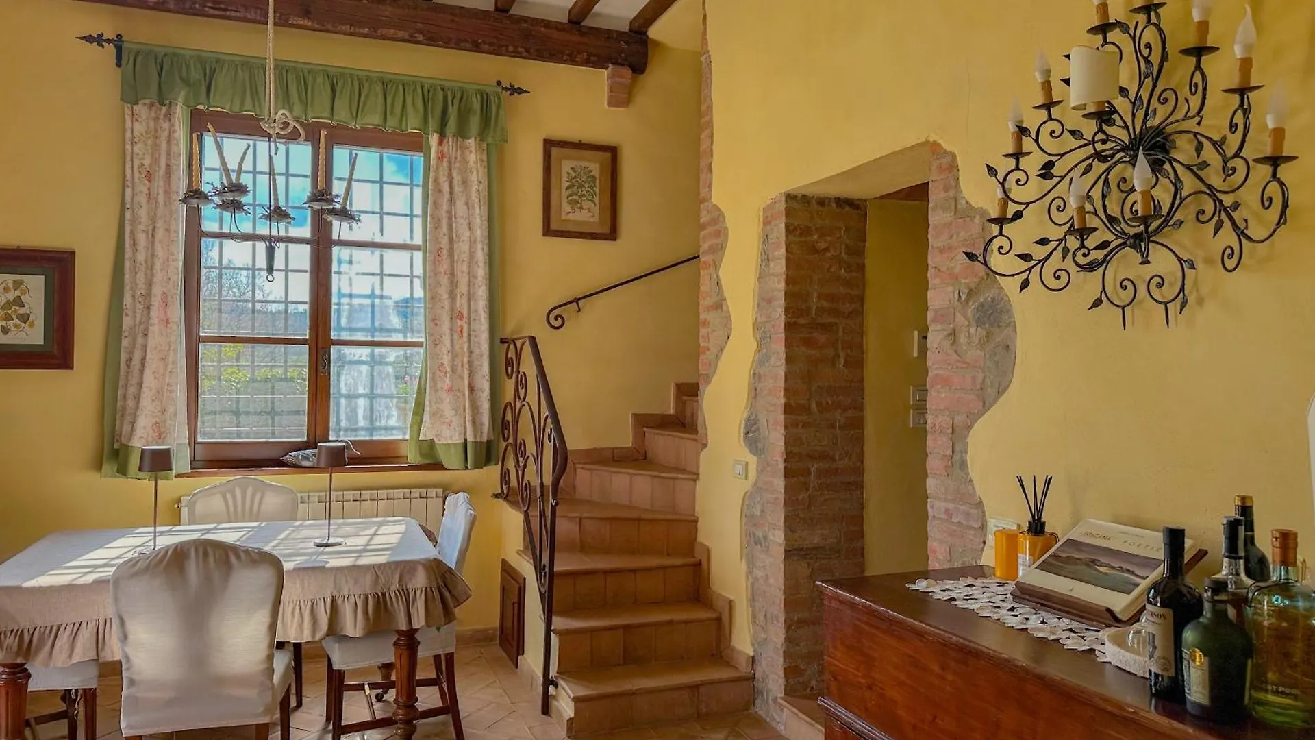 Country Charm & Jacuzzi Villa Camporsevoli