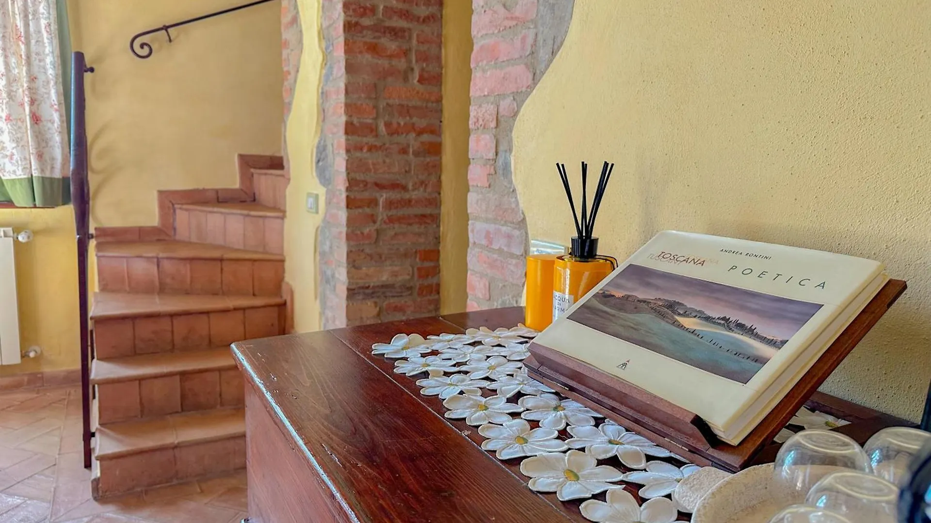 Country Charm & Jacuzzi Villa Camporsevoli Holiday home