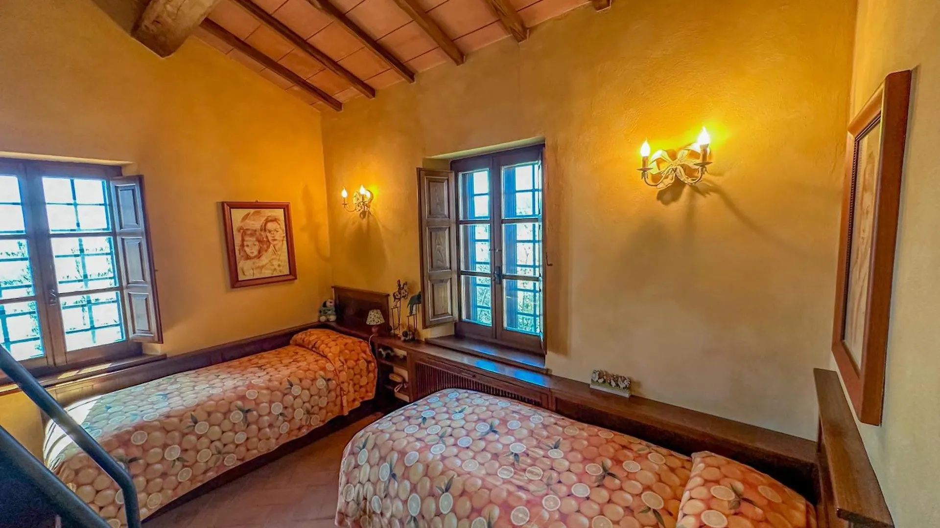 Country Charm & Jacuzzi Villa Camporsevoli 0*,  Italy