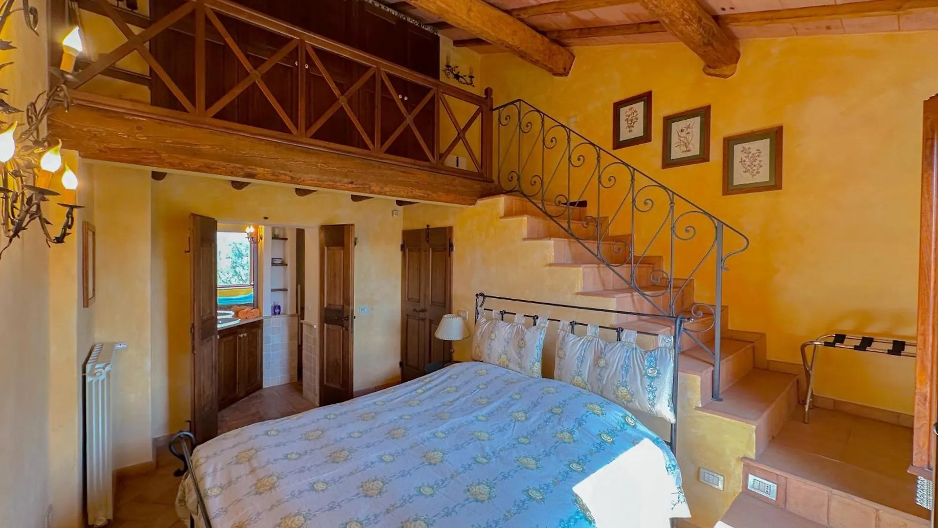 Country Charm & Jacuzzi Villa Camporsevoli Holiday home
