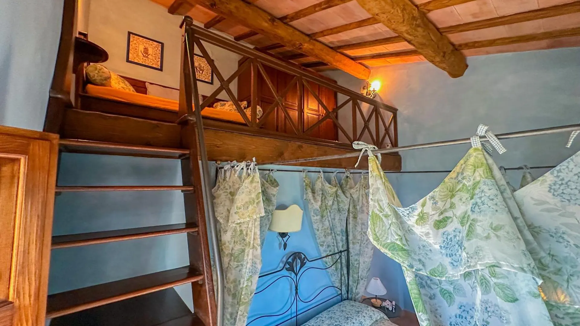 Holiday home Country Charm & Jacuzzi Villa Camporsevoli Italy