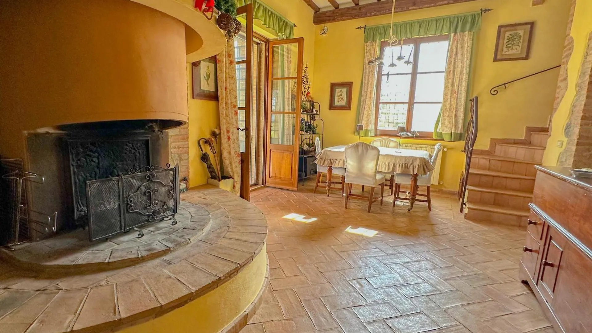 Country Charm & Jacuzzi Villa Camporsevoli 0*,  Italy
